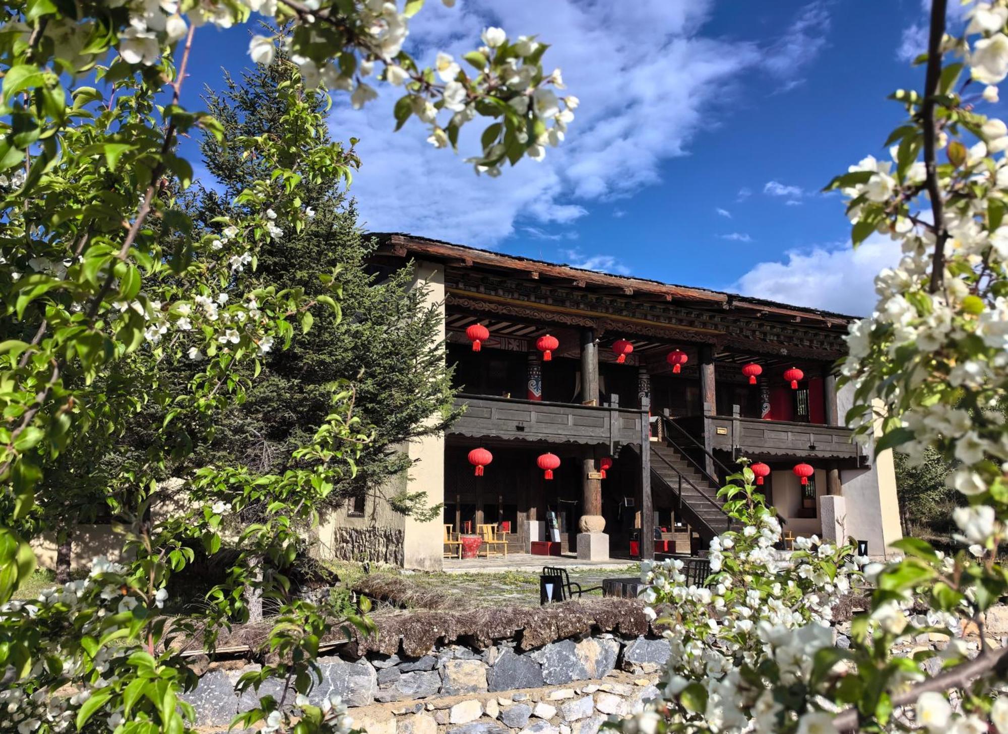 Banyan Tree Ringha Hotell Shangri-La Eksteriør bilde